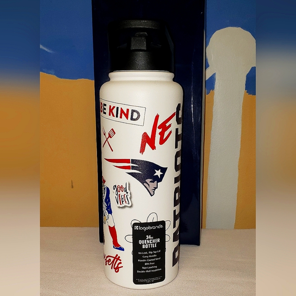 New England Patriots 34oz. Native Quencher Bottle - Picture 5 of 12
